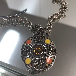 Pendant and chain necklace